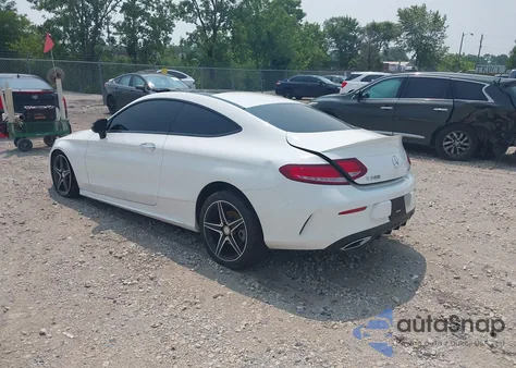 2017 Mercedes-Benz C 300 4Matic z USA, uszkodzony, nr VIN WDDWJ4KB8HF422089